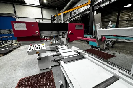 Deze nieuwe zaagmachine is sneller en vooral nauwkeuriger